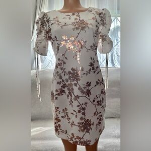 Shelby & Palmer Sheath Dress Women's Size 10 Ruched Sleeve Floral Ivory Stretch